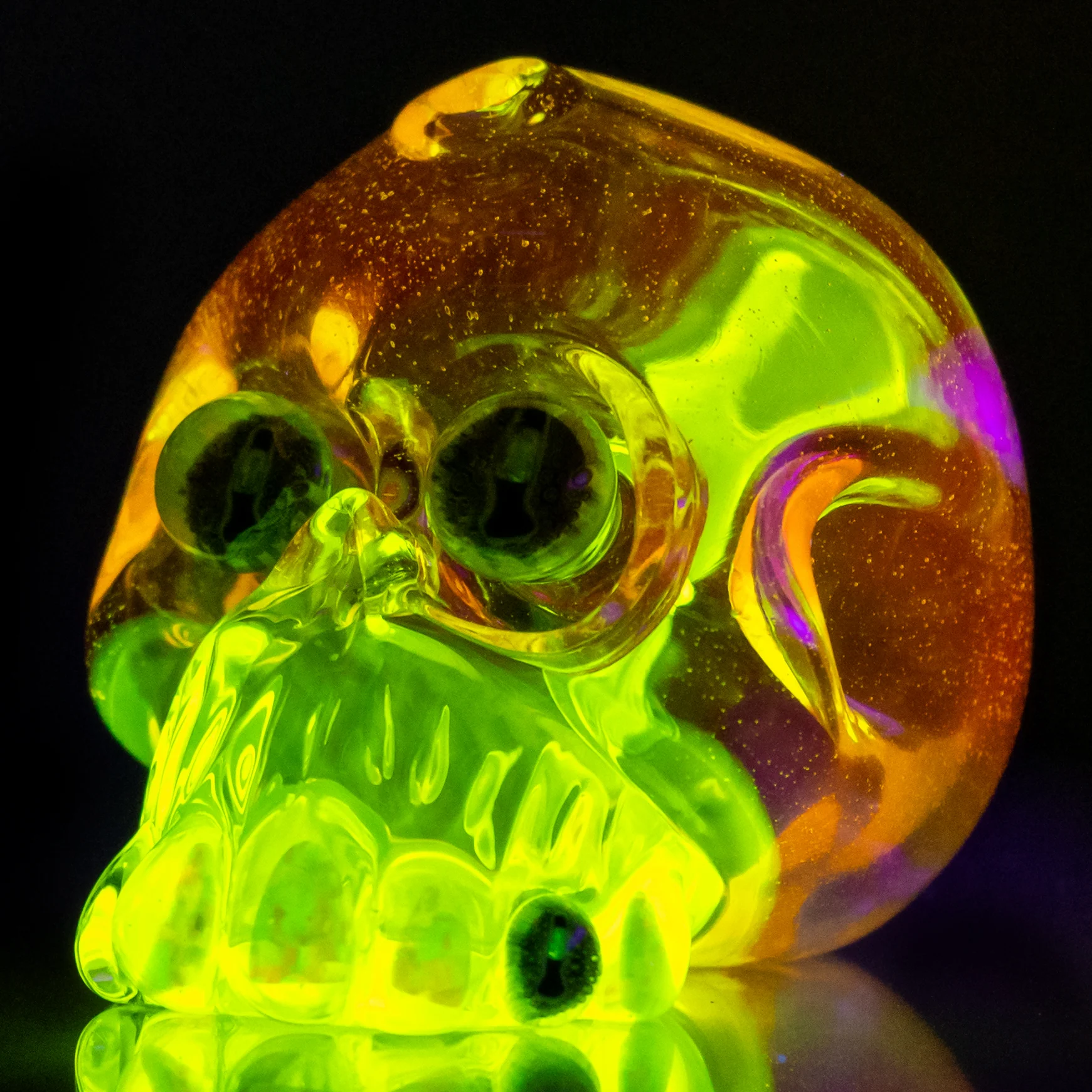 Carsten Carlile x Bluegrass Glass - Skull Shredder - UV Illuminati & Lucy - Image 2