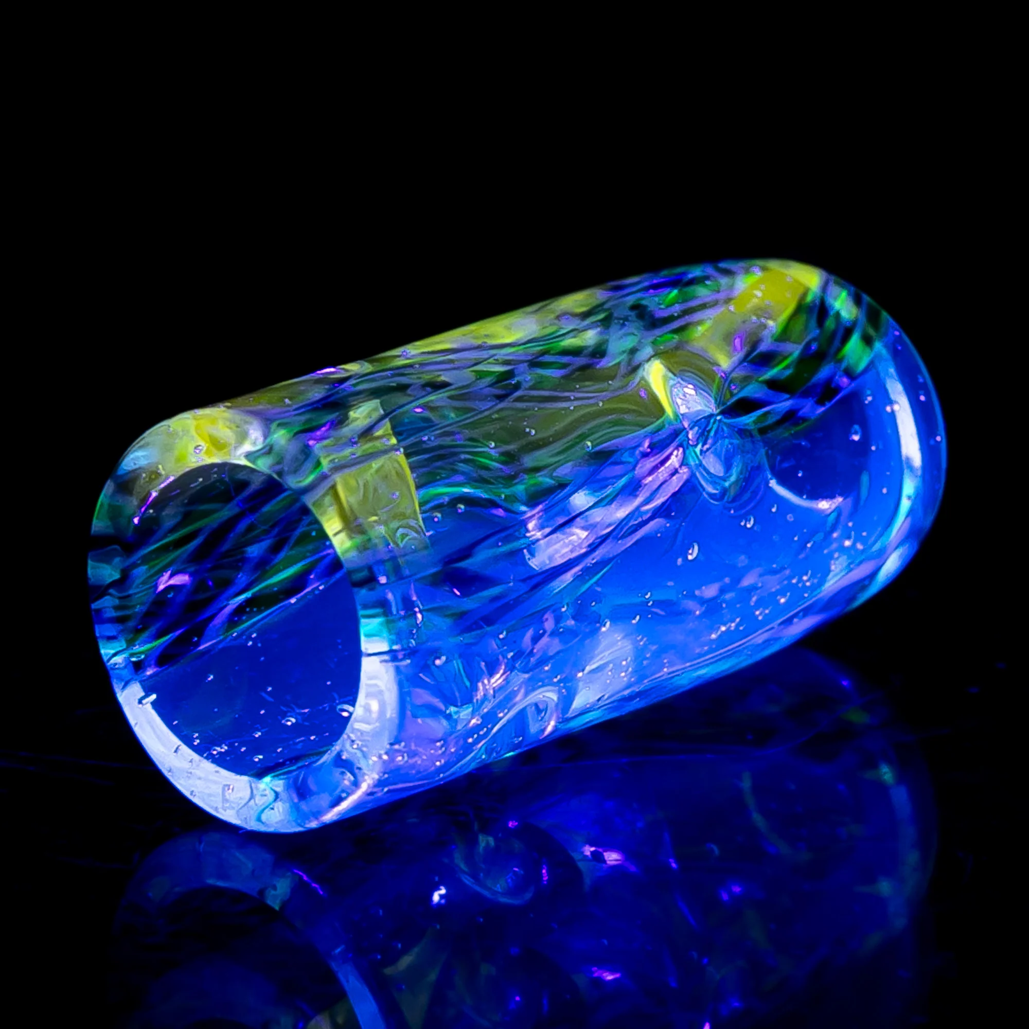 RekTipz - Glass Tip - XL - 11mm - Full UV Swirl w/ Black & White Twist - Image 3
