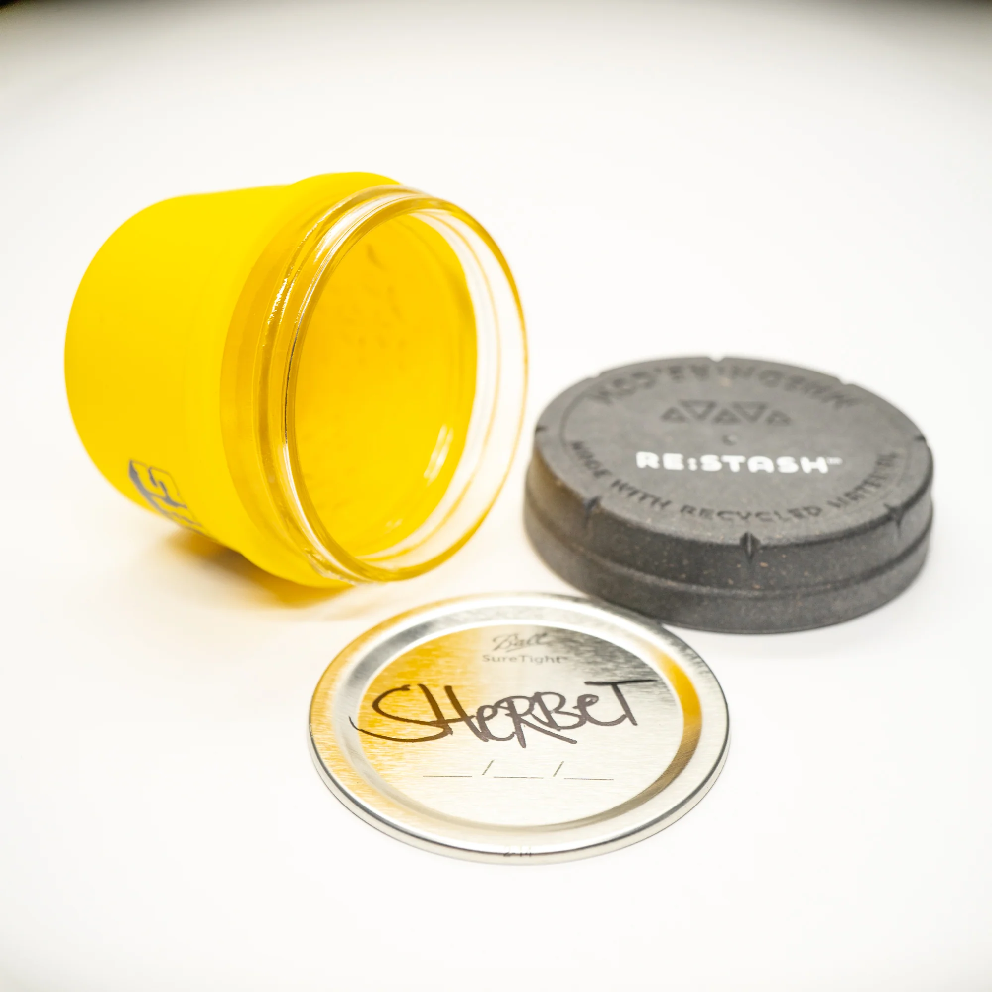 Re:Stash x Sherbet - Yellow Jar w/ Black Label - 4oz - Image 4