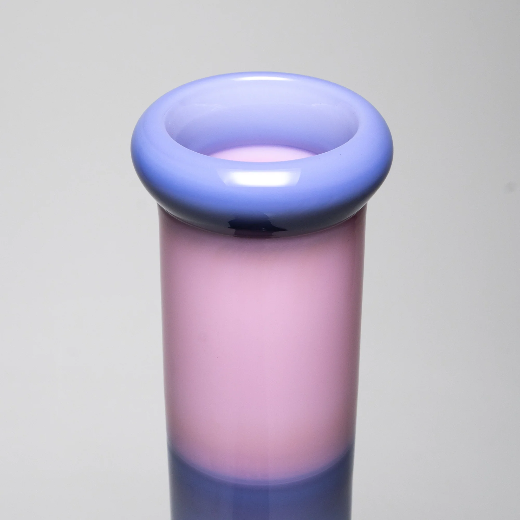 ROOR - 14” Fixed Beaker - 50x5 - Purple & Pink - Platinum Label - Image 4