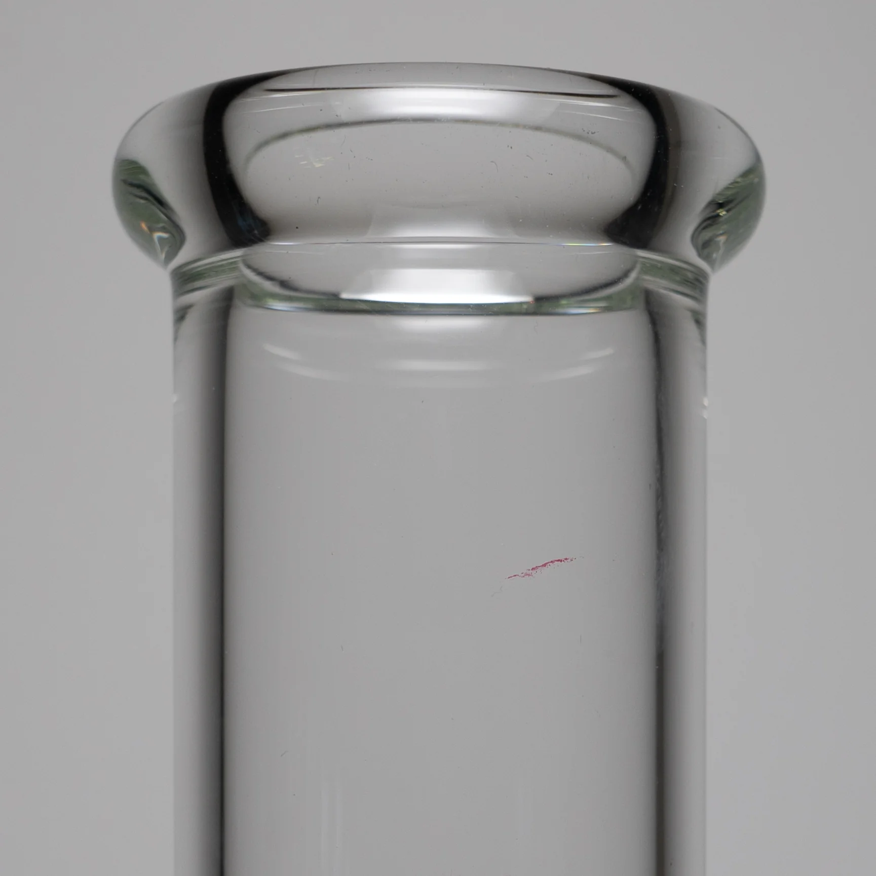 ROOR.US - 99 Series - 18" Fixed Beaker 50x5 - White & Black Label - Image 11