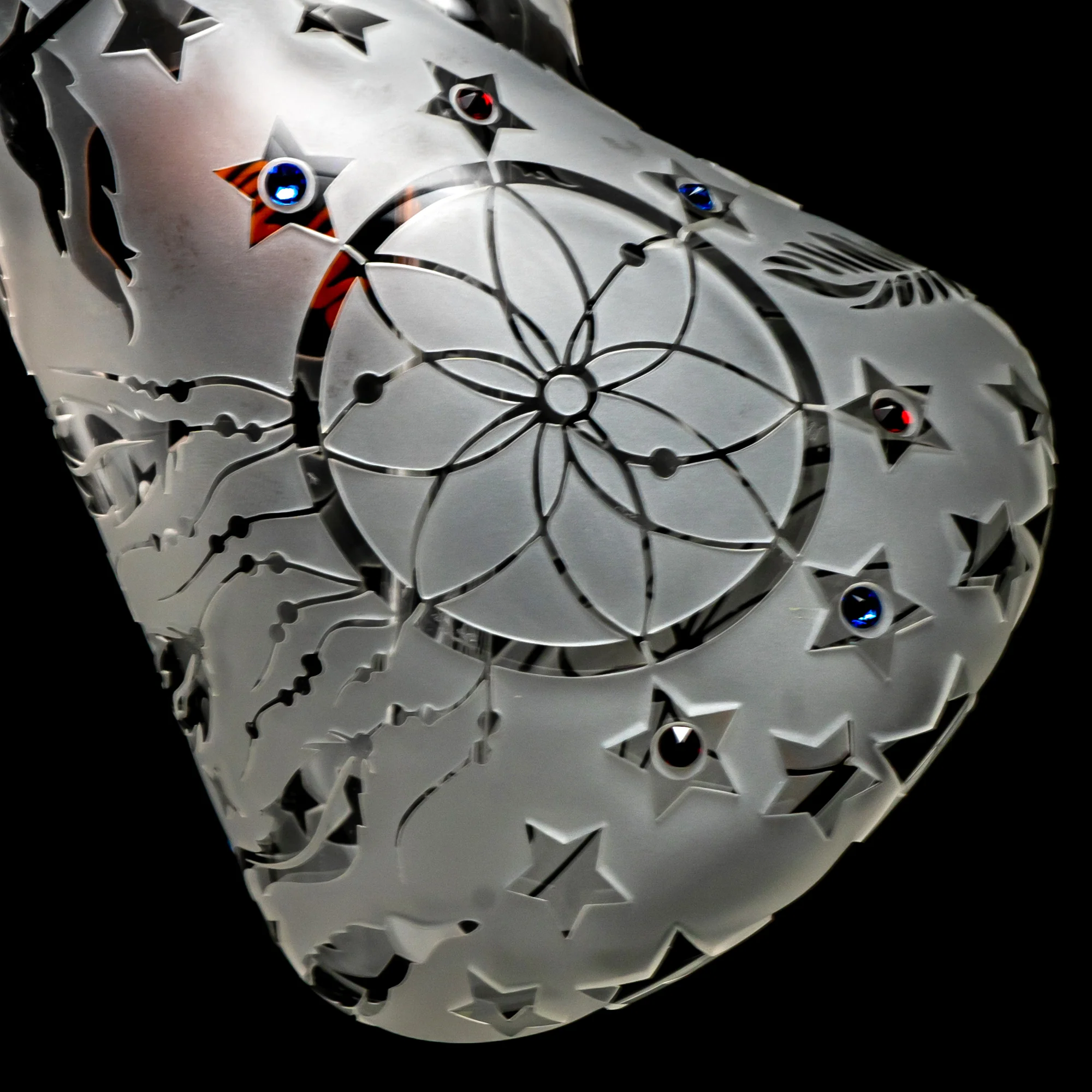 ROOR.US - 18" Custom Sandblasted Beaker - 50x5 - Swarovski - Feathers - Image 4