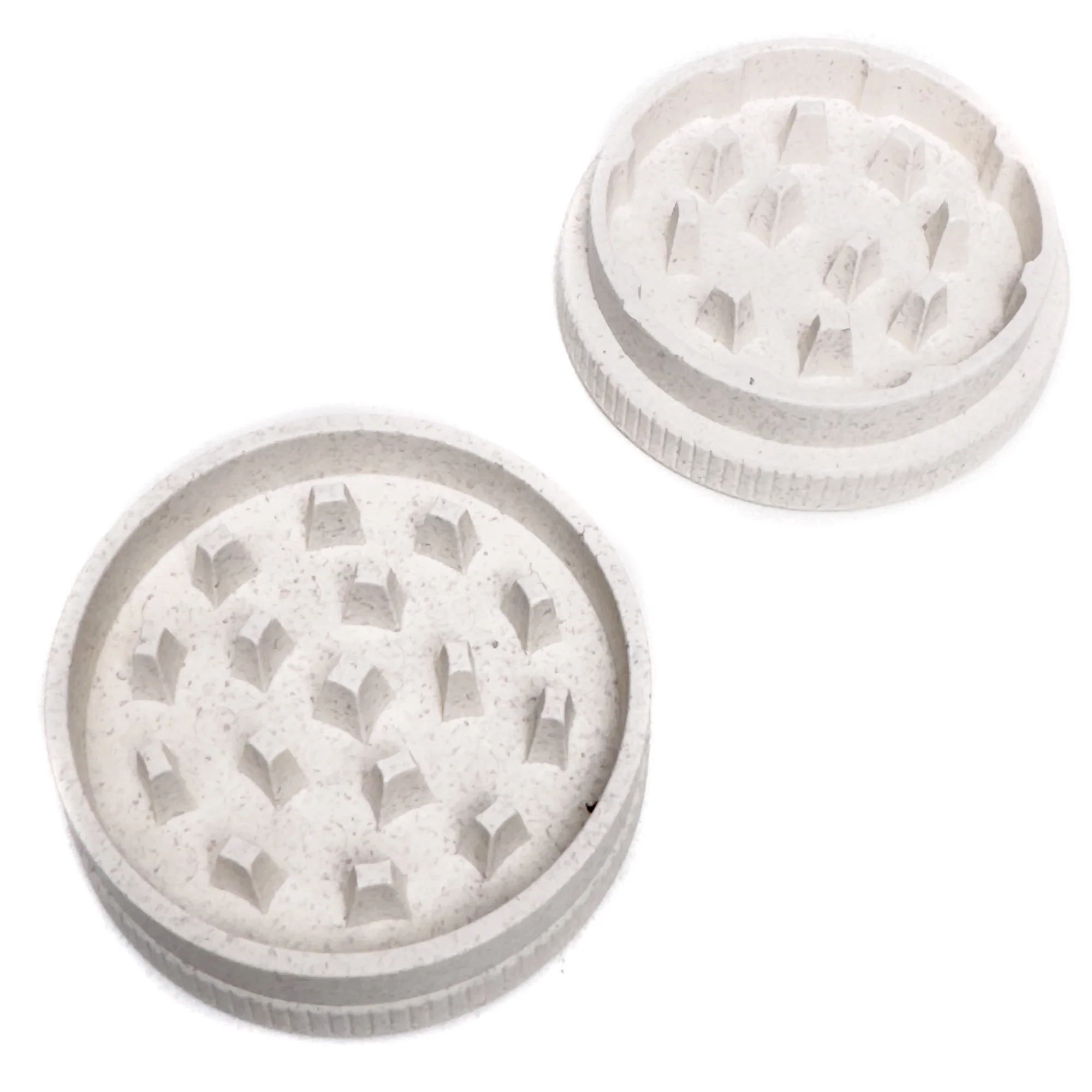 Santa Cruz Shredder - Hemp Grinder - 2 Piece - Natural - Image 2