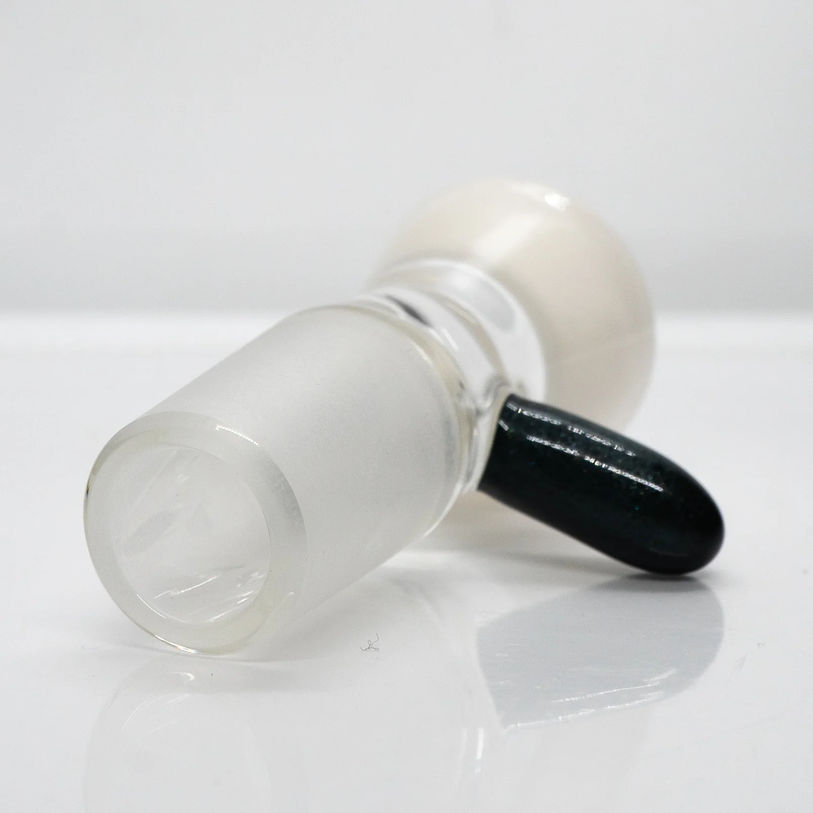 Unity Glassworks - Single Hole Martini Slide - 18mm - UV White Satin & Blue Stardust - Image 4
