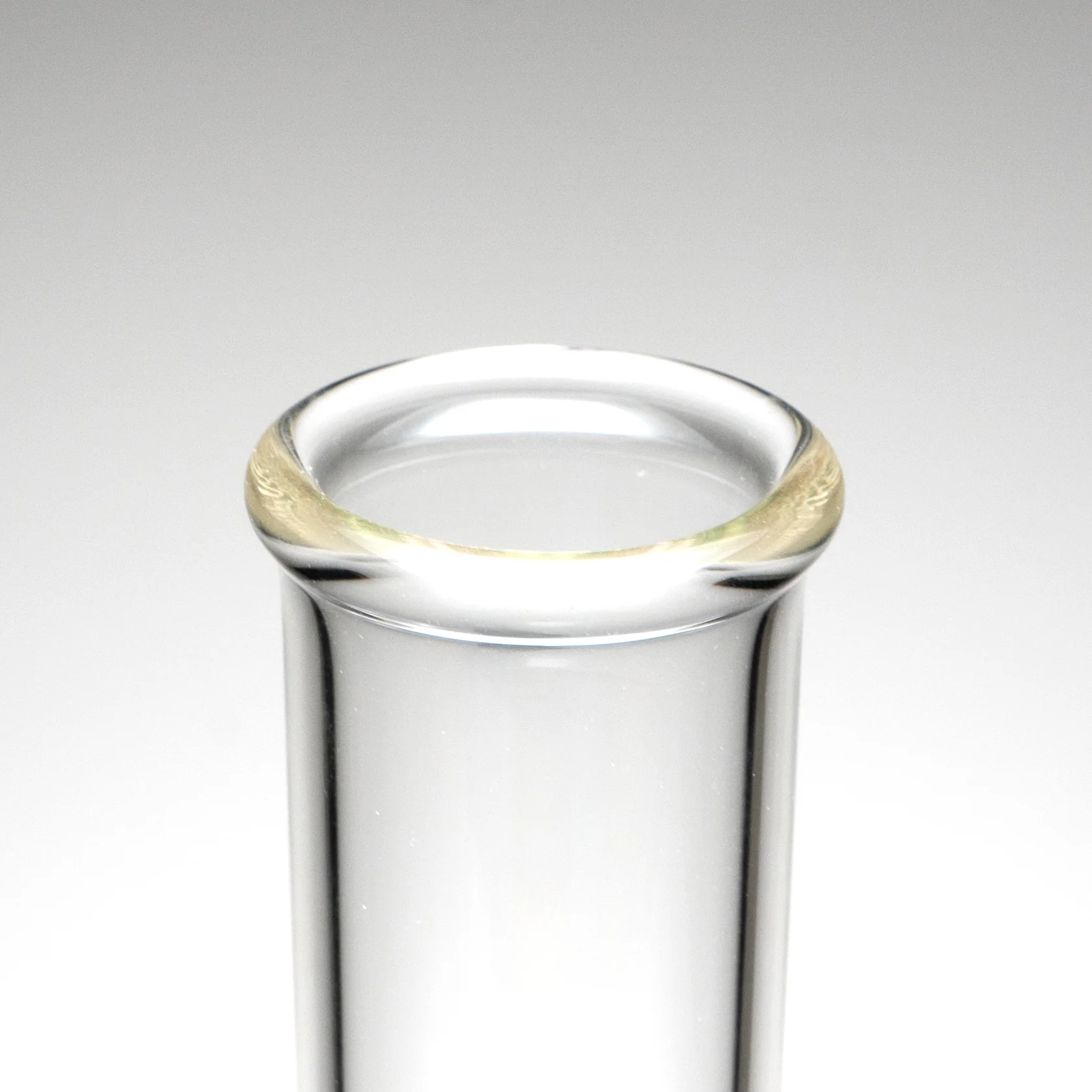 US Tubes - 20" Beaker 50x5 w/ 29mm Joint - Constriction - White & Red Vertical Label - Image 3