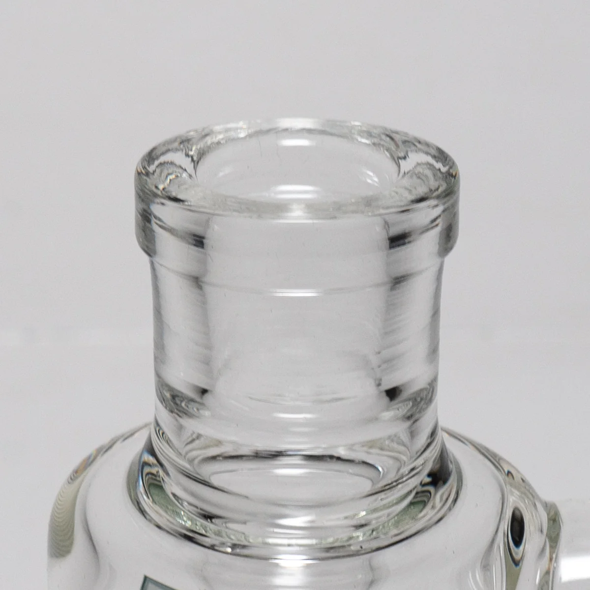 US Tubes - Ash Catcher - 18mm 45° - White & Purple Highway Label - Image 4